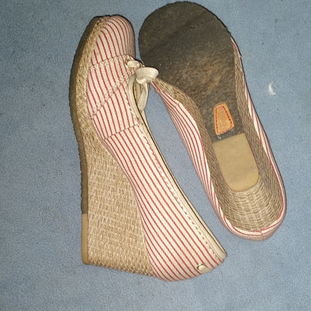 Shoes - Picture 3 of 4